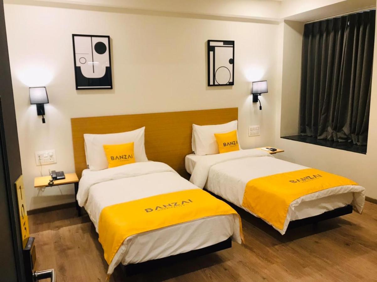 Banzai Rooms Насик Экстерьер фото